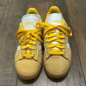 Women’s Adidas sneakers US size 8 - Yellow